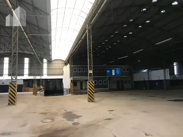 Galpão / Barracão com 4000m², à venda, no bairro Jardim da Posse em Nova Iguaçu