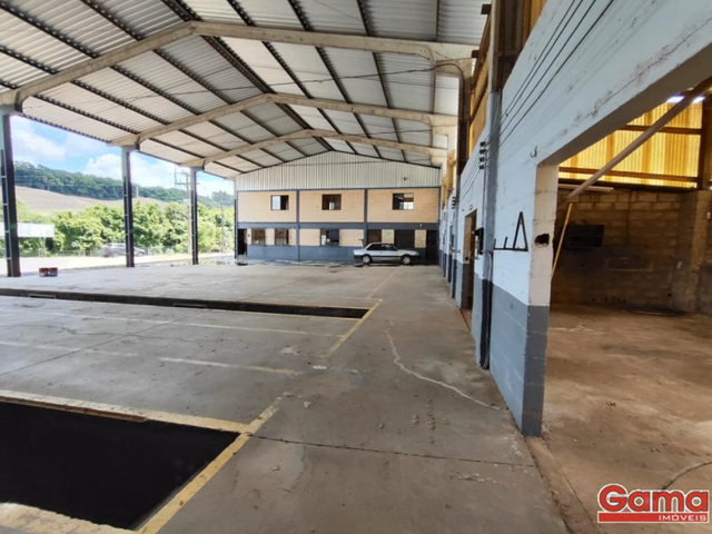 Galpão / Barracão com 2752m², para alugar, no bairro Industrial em Nova Araçá