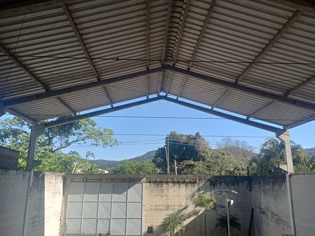 Galpão / Barracão com 450m², à venda ou para alugar, no bairro Engenho do Mato em Niterói
