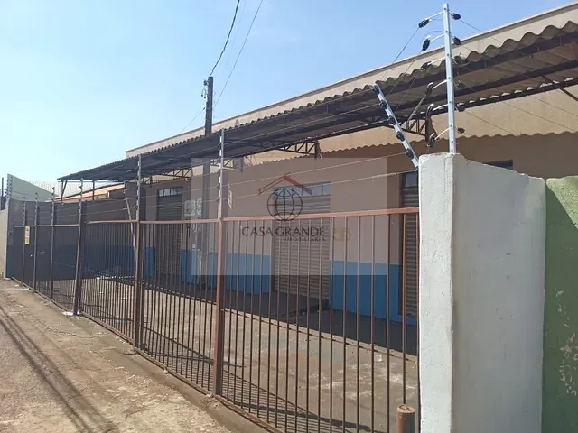 Galpão / Barracão com 648m², à venda, no bairro Br. 369 em Rolândia