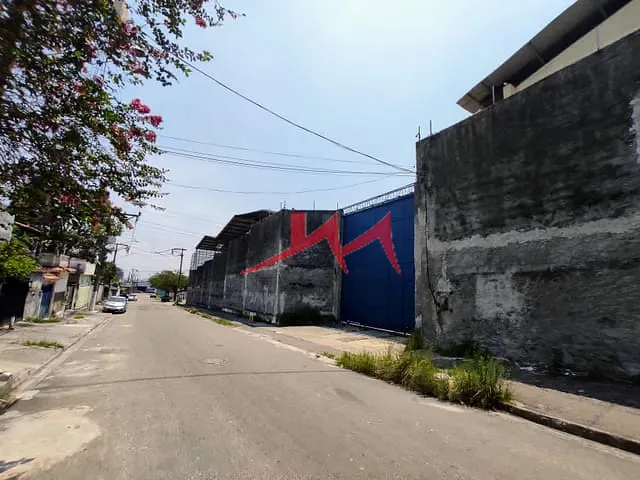 Galpão / Barracão com 2000m², à venda, no bairro Laranjal em São Gonçalo