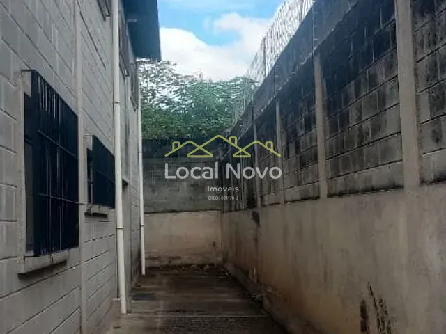 Galpão / Barracão com 20m², à venda, no bairro Água Chata em Guarulhos