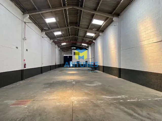Galpão / Barracão com 500m², para alugar, no bairro Imbiribeira em Recife