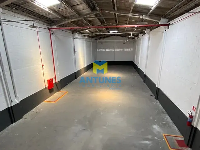 Galpão / Barracão com 500m², para alugar, no bairro Imbiribeira em Recife