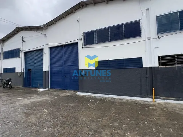 Galpão / Barracão com 500m², para alugar, no bairro Imbiribeira em Recife