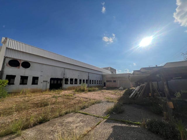 Galpão / Barracão com 2399m², para alugar, no bairro Jardim Cidapel em Jundiaí