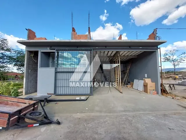 Galpão / Barracão com 275m² 2 quartos e 1 banheiro, à venda, no bairro Universitários em Araçuaí