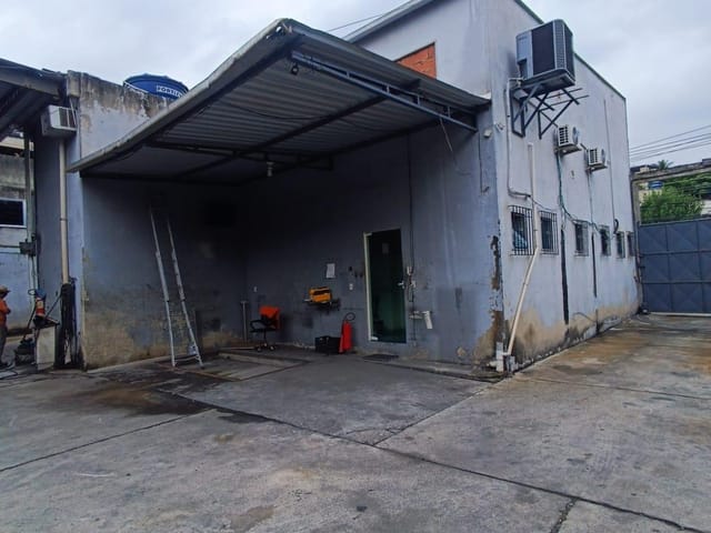 Galpão / Barracão com 1056m², à venda, no bairro Vila Valqueire em Rio de Janeiro