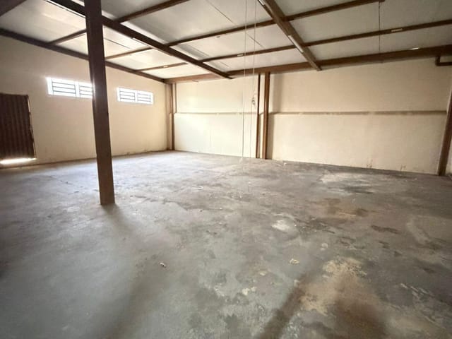 Galpão / Barracão para alugar, no bairro Setor Bueno em Goiânia