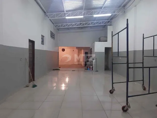Galpão / Barracão com 148m², à venda, no bairro Jardim Brasil em Botucatu