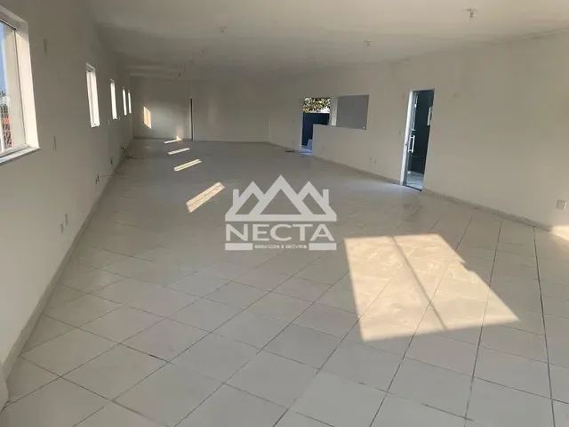Galpão / Barracão com 300m², para alugar, no bairro Jardim Porto Novo em Caraguatatuba