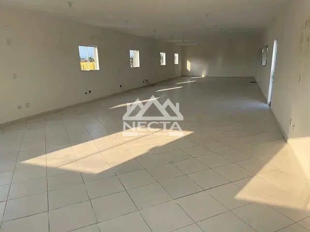 Galpão / Barracão com 300m², para alugar, no bairro Jardim Porto Novo em Caraguatatuba