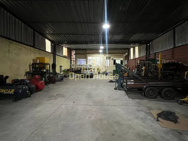 Galpão / Barracão à venda, no bairro Três Poços em Volta Redonda