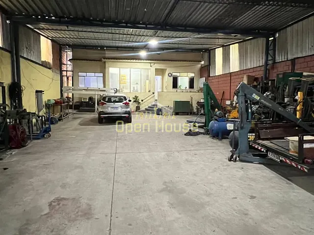 Galpão / Barracão à venda, no bairro Três Poços em Volta Redonda