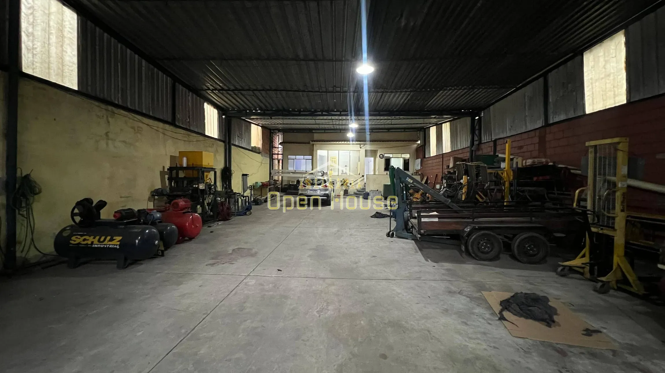 Depósito-Galpão, 496 m² - Foto 1