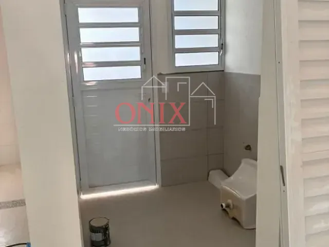 Galpão / Barracão com 180m², para alugar, no bairro Jundiapeba em Mogi das Cruzes