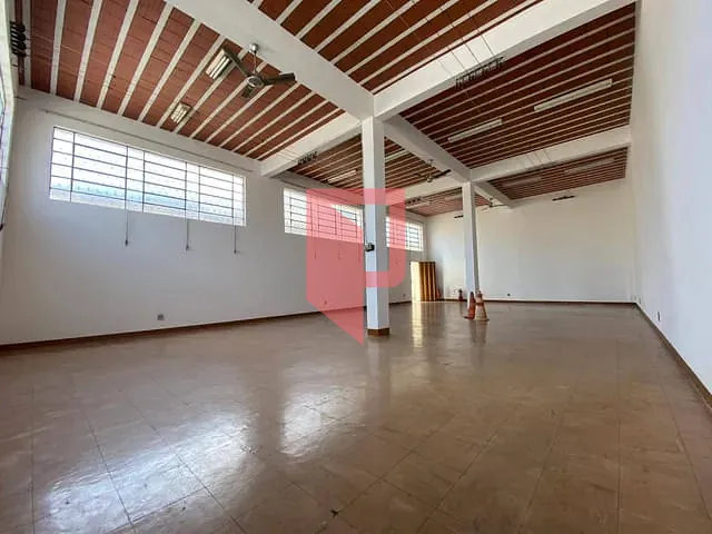 Galpão / Barracão com 250m², para alugar, no bairro Caiçara em Belo Horizonte