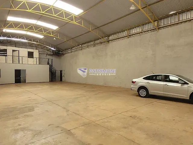 Galpão / Barracão com 360m², para alugar, no bairro Cidade Satélite em Juatuba
