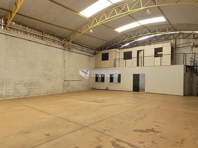 Galpão / Barracão com 360m², para alugar, no bairro Cidade Satélite em Juatuba