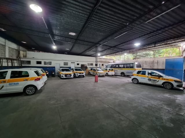 Galpão / Barracão com 600m², à venda, no bairro Senador Vasconcelos em Rio de Janeiro