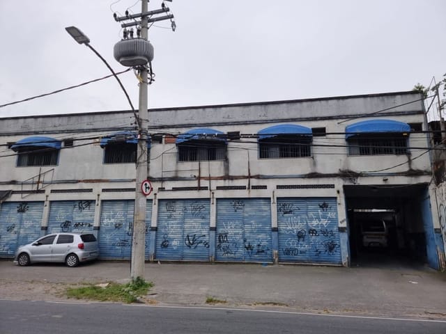 Galpão / Barracão com 600m², à venda, no bairro Senador Vasconcelos em Rio de Janeiro
