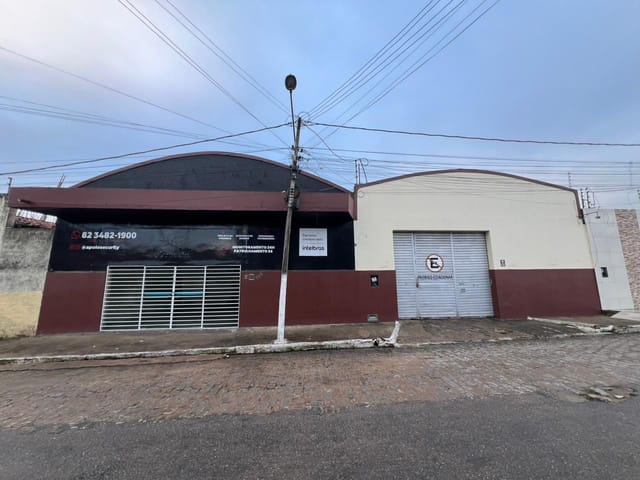 Galpão / Barracão com 600m², para alugar, no bairro Centro em Arapiraca