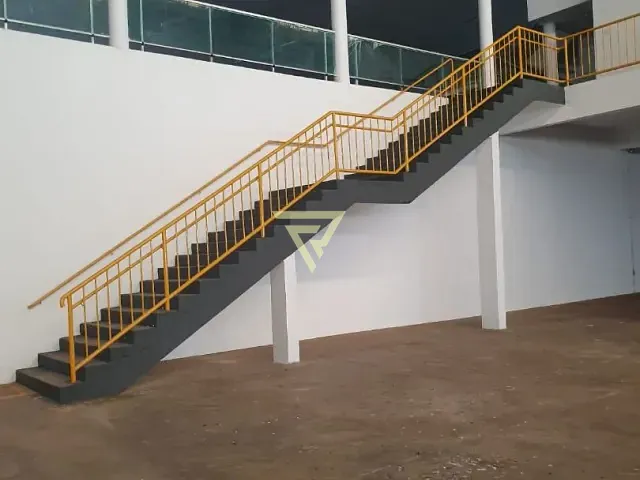Galpão / Barracão com 2610m², à venda, no bairro Vila Brasil em Ribeirão Preto