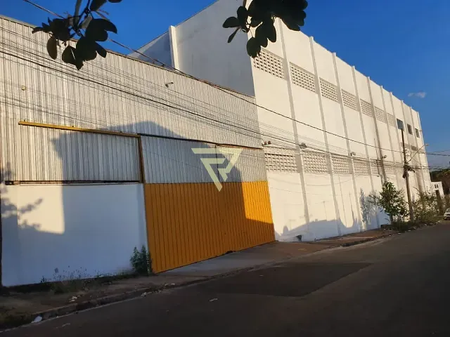 Galpão / Barracão com 2610m², à venda, no bairro Vila Brasil em Ribeirão Preto