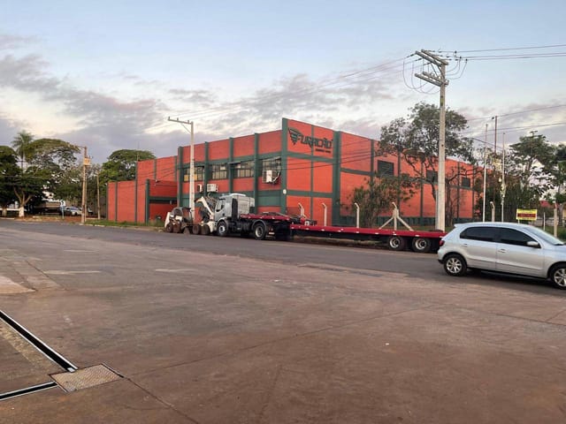 Foto do Galpão / Barracão - Imóvel Comercial à Venda – Excelente Localização | Quadra Inteira | Romeu Imóveis