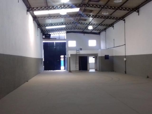 Foto do Galpão / Barracão - Galpão no Chácaras Reunidas, 450 m² | RUSSI IMÓVEIS