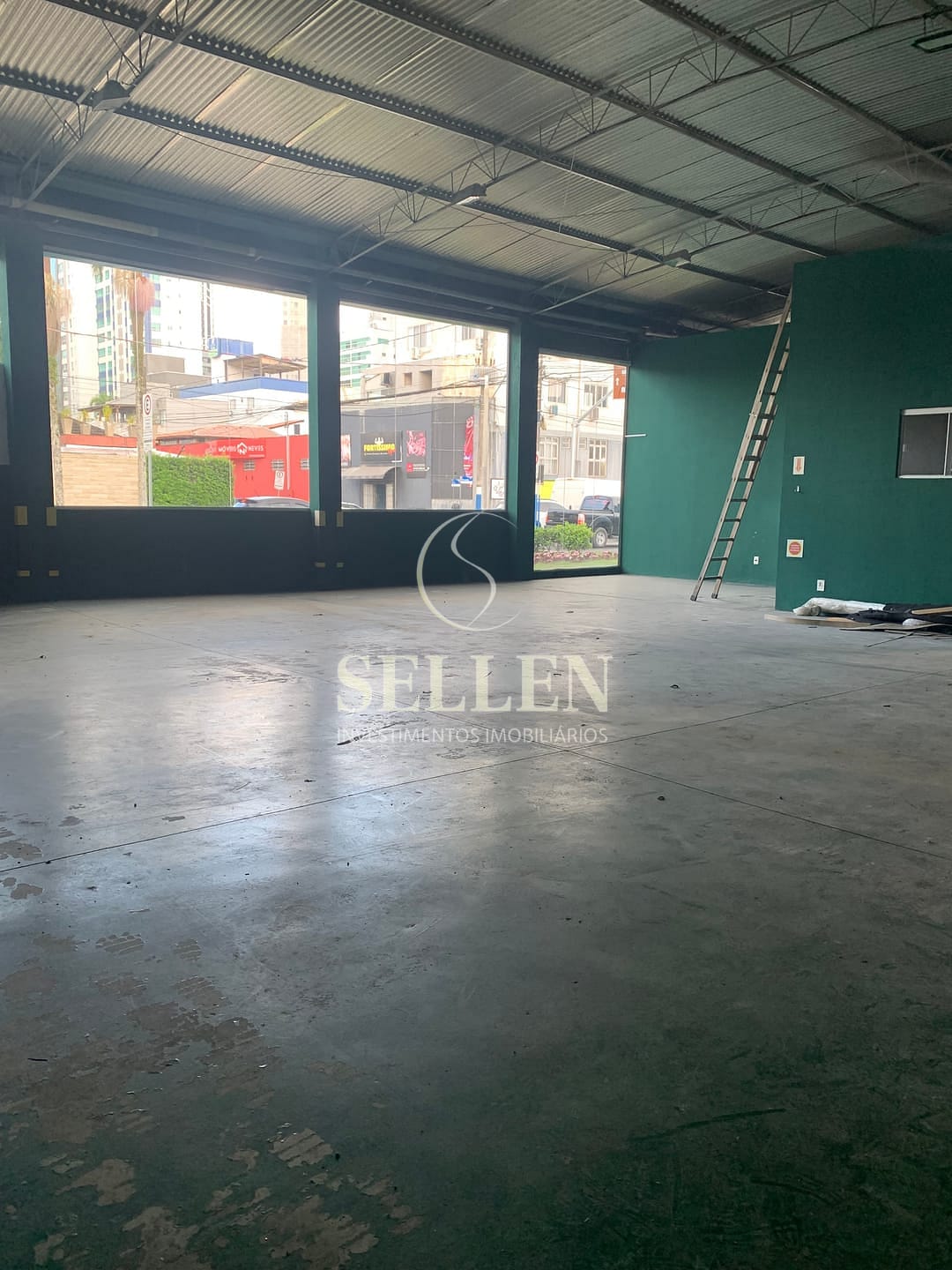 Depósito-Galpão, 211 m² - Foto 1