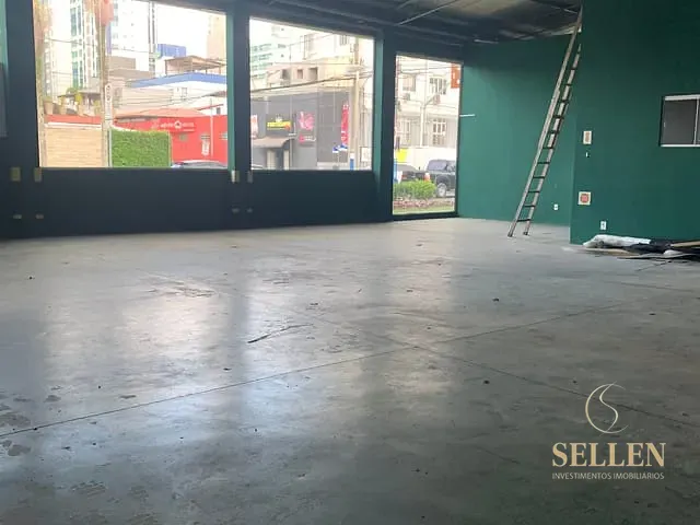 Galpão / Barracão com 245m², para alugar, no bairro Centro em Balneário Camboriú