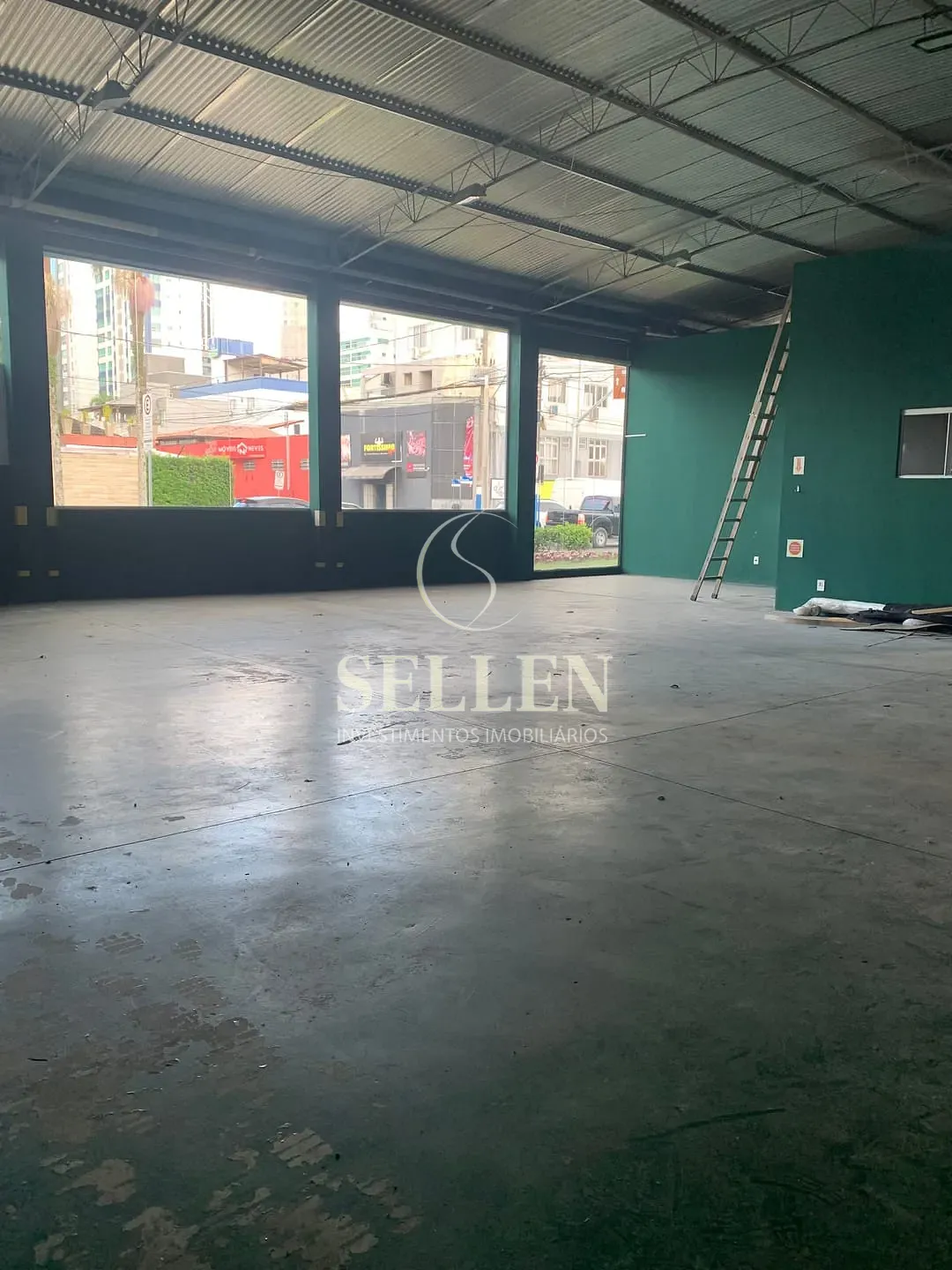 Depósito-Galpão, 211 m² - Foto 1