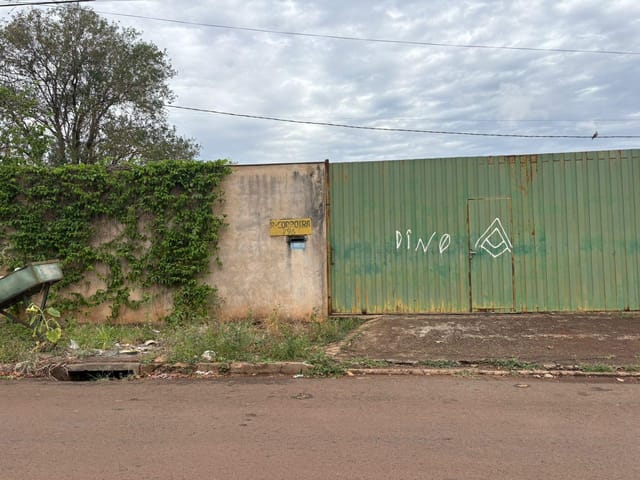 Galpão / Barracão com 1000m², para alugar, no bairro Indústrias Leves em Londrina