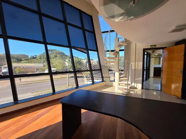 Galpão / Barracão com 2720m², para alugar, no bairro Uberaba em Curitiba