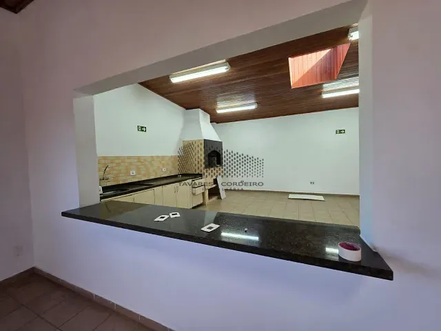 Galpão / Barracão com 2720m², para alugar, no bairro Uberaba em Curitiba