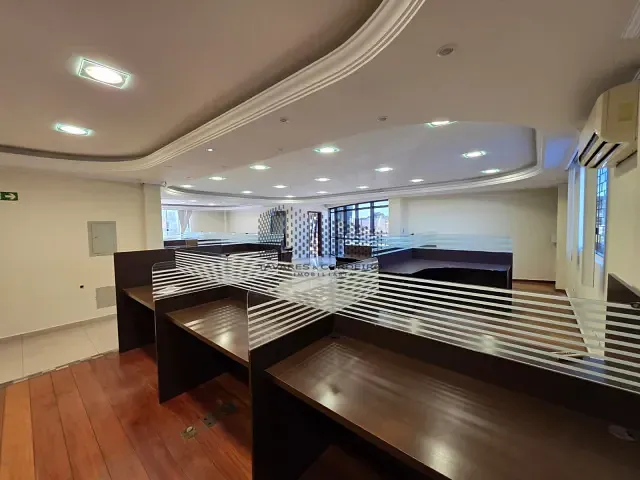Galpão / Barracão com 2720m², para alugar, no bairro Uberaba em Curitiba