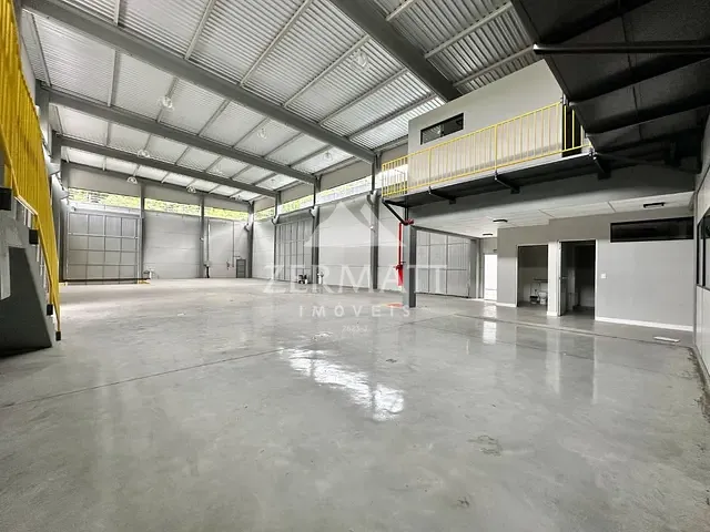 Galpão / Barracão com 2800m², à venda, no bairro Vila Formosa em Blumenau