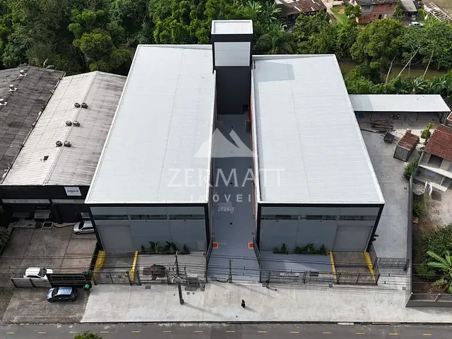 Galpão / Barracão com 2800m², à venda, no bairro Vila Formosa em Blumenau
