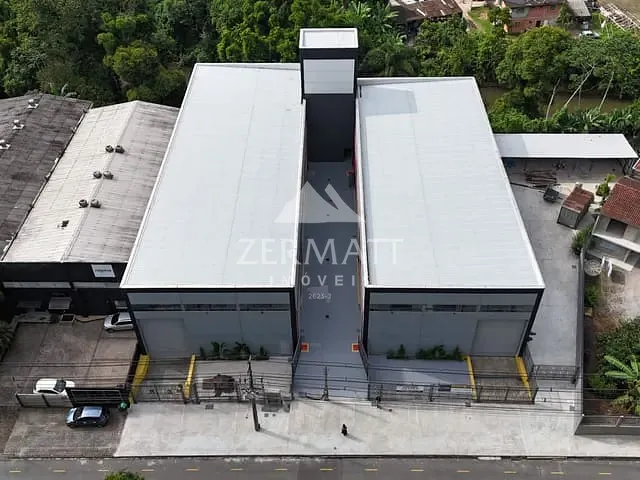 Galpão / Barracão com 2800m², à venda, no bairro Vila Formosa em Blumenau