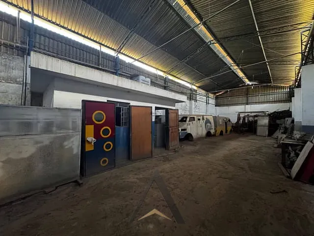 Galpão / Barracão com 250m², para alugar, no bairro Jardim Presidente Dutra em Guarulhos