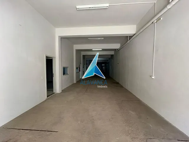 Galpão / Barracão com 320m², à venda ou para alugar, no bairro Centro em Governador Valadares