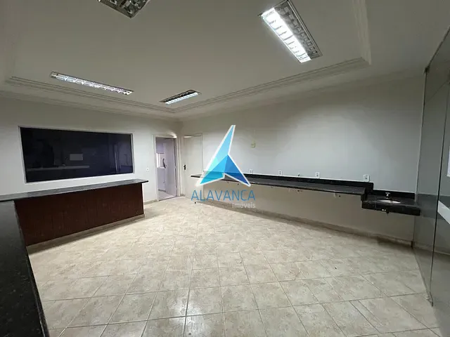 Galpão / Barracão com 320m², à venda ou para alugar, no bairro Centro em Governador Valadares
