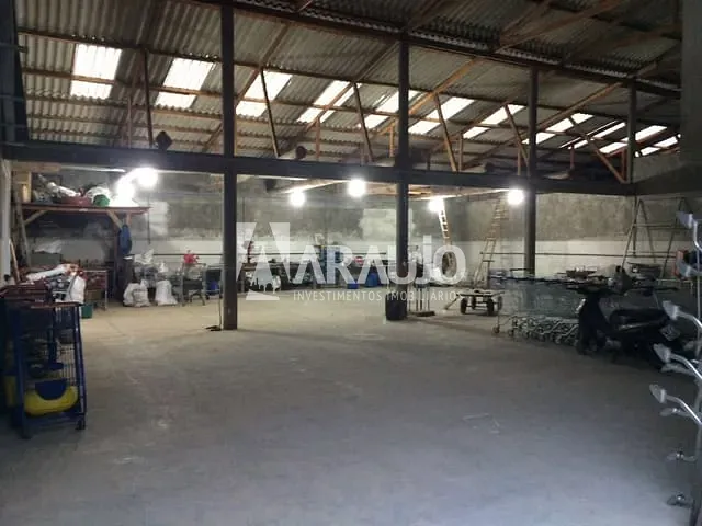 Galpão / Barracão com 2000m², à venda, no bairro Escalvados em Navegantes