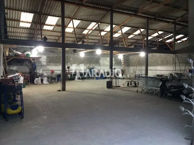 Galpão / Barracão com 2000m², à venda, no bairro Escalvados em Navegantes