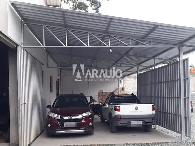 Galpão / Barracão com 2000m², à venda, no bairro Escalvados em Navegantes
