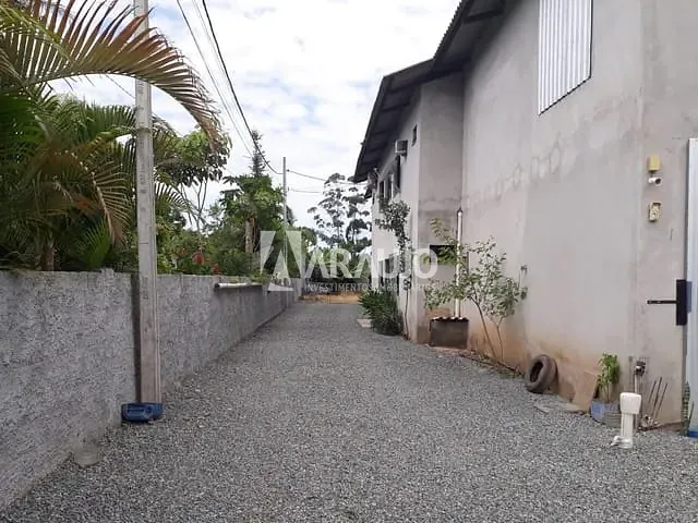 Galpão / Barracão com 2000m², à venda, no bairro Escalvados em Navegantes