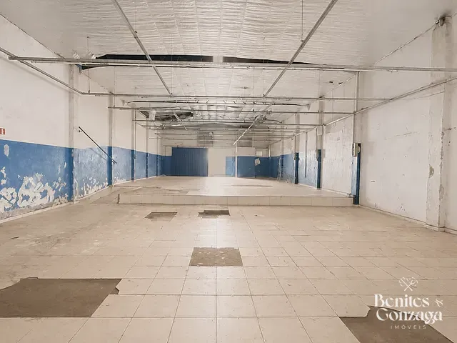 Galpão / Barracão com 413m², para alugar, no bairro Jardim Internorte em Maringá