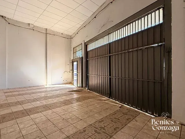 Galpão / Barracão com 413m², para alugar, no bairro Jardim Internorte em Maringá