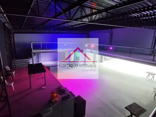 Galpão / Barracão com 750m², à venda ou para alugar, no bairro Parque Renato Maia em Guarulhos